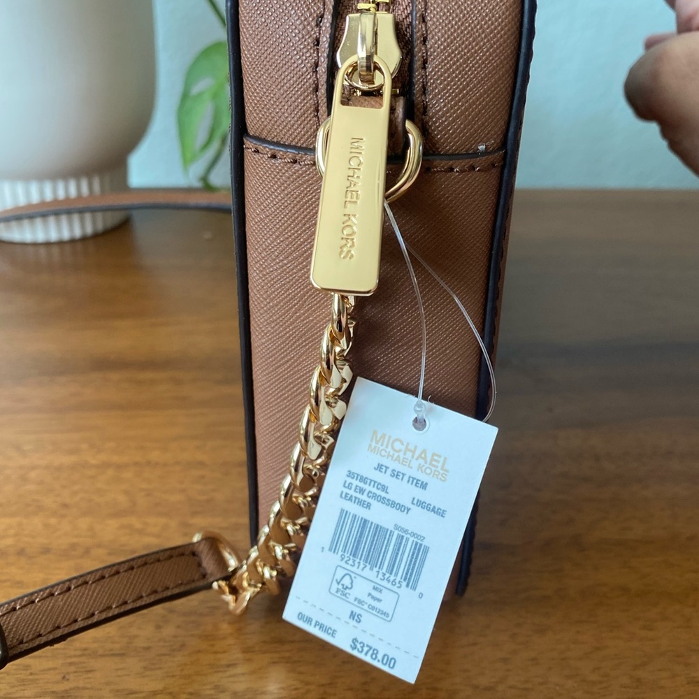 ♦️SOLD♦️ Michael Kors Large Leather Jet Set Item East West Crossbody Brown - Picture 5 of 15